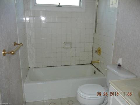 3507 Stonehurst Pl, High Point, NC 27265 photo 6