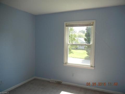 3507 Stonehurst Pl, High Point, NC 27265 photo 8