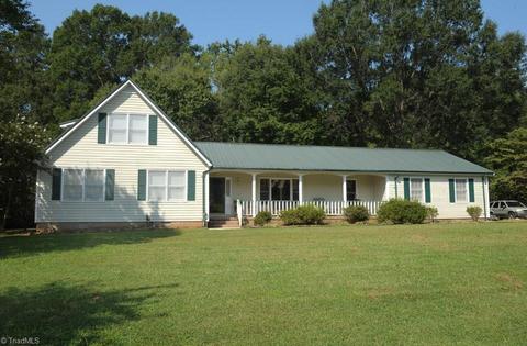 220 Quail Dr, Salisbury, NC 28147 photo 2