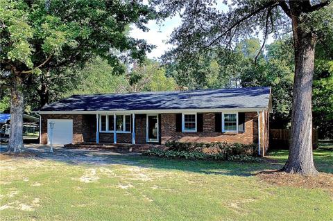 2309 E Stadium Dr, Eden, NC 27288 photo 1
