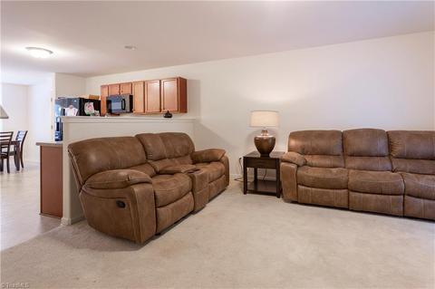 6516 Ashebrook Dr, High Point, NC 27265 photo 9