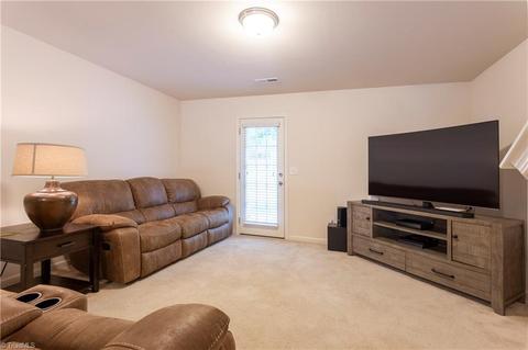 6516 Ashebrook Dr, High Point, NC 27265 photo 8