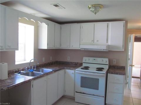 102 Avery Ave, High Point, NC 27265 photo 6