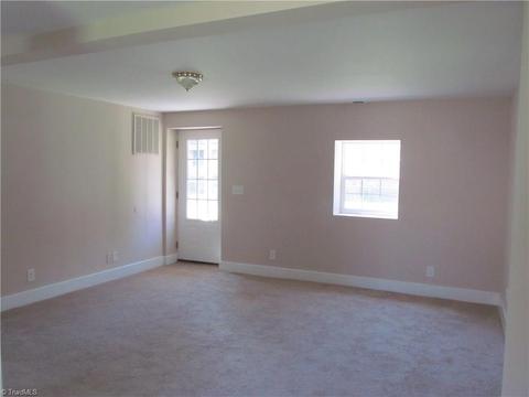 102 Avery Ave, High Point, NC 27265 photo 4