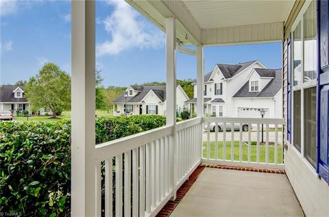 886 Eli Moore Ct, High Point, NC 27265 photo 4