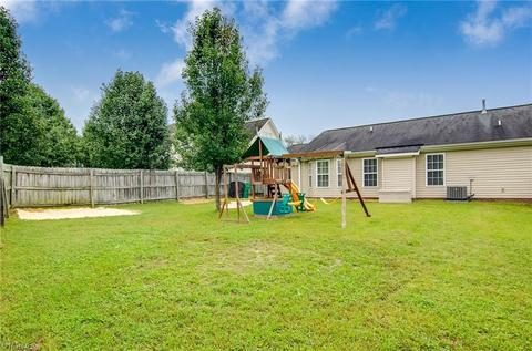 886 Eli Moore Ct, High Point, NC 27265 photo 29