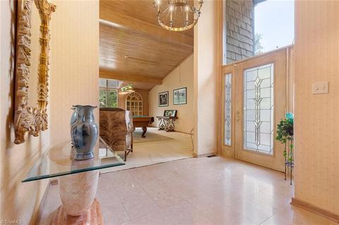 401 Burning Tree Cir, High Point, NC 27265 photo 8