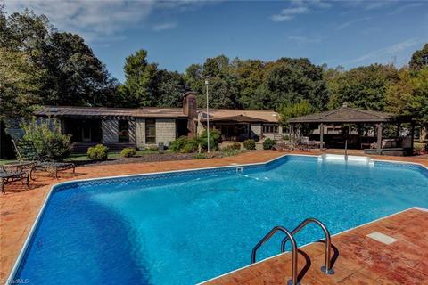 401 Burning Tree Cir, High Point, NC 27265 photo 3