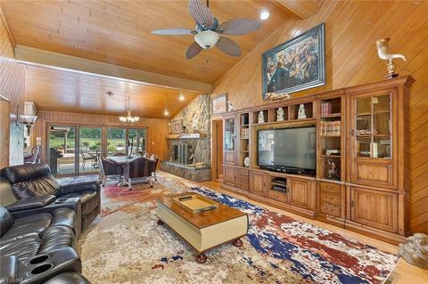 401 Burning Tree Cir, High Point, NC 27265 photo 14