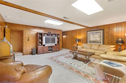 401 Burning Tree Cir, High Point, NC 27265 photo 27