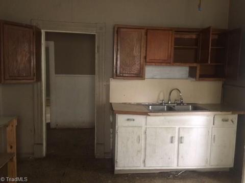 800 E Commerce Ave, High Point, NC 27260 photo 9