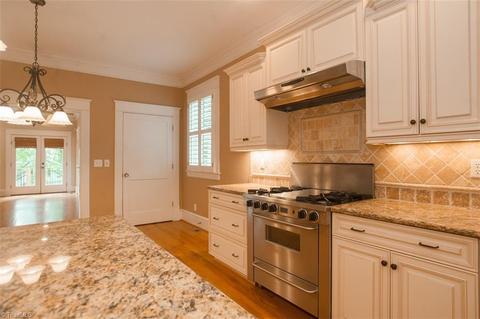 301 Edgedale Dr, High Point, NC 27262 photo 10