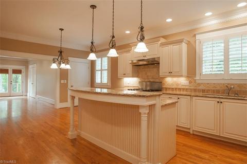 301 Edgedale Dr, High Point, NC 27262 photo 7
