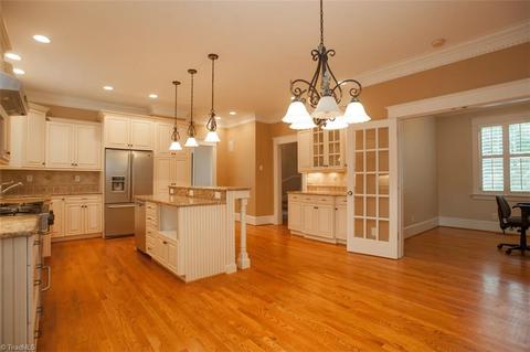 301 Edgedale Dr, High Point, NC 27262 photo 8
