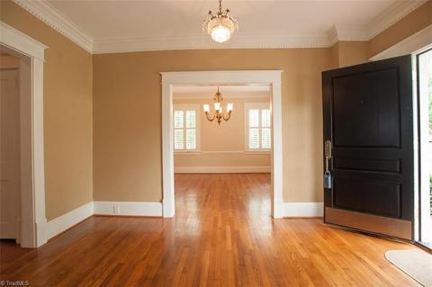 301 Edgedale Dr, High Point, NC 27262 photo 4