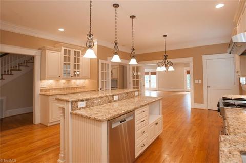 301 Edgedale Dr, High Point, NC 27262 photo 9