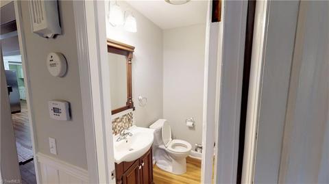 602 Pine St, Dobson, NC 27017 photo 6
