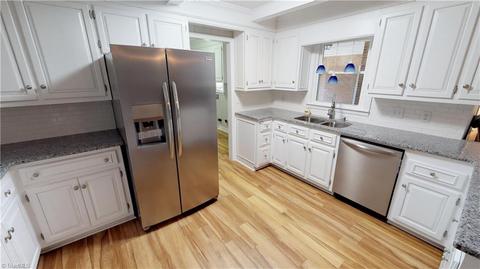 602 Pine St, Dobson, NC 27017 photo 5