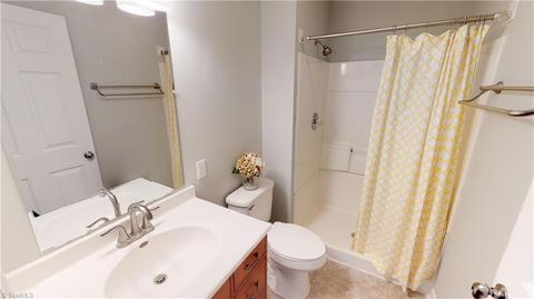 602 Pine St, Dobson, NC 27017 photo 14