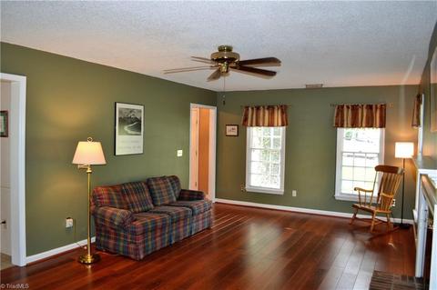 3313 Timberwolf Ave, High Point, NC 27265 photo 2