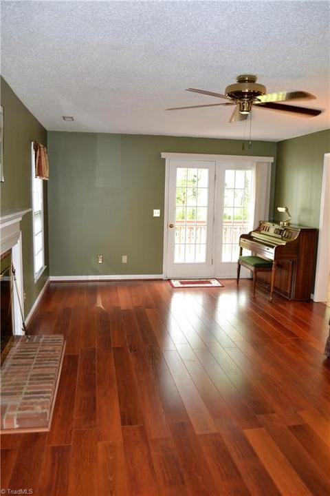 3313 Timberwolf Ave, High Point, NC 27265 photo 4