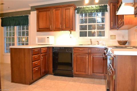 3313 Timberwolf Ave, High Point, NC 27265 photo 8