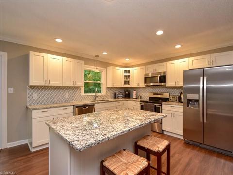 1906 Cliffside Dr, Pfafftown, NC 27040 photo 1