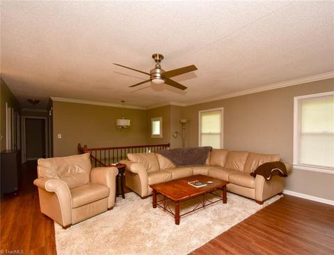 1906 Cliffside Dr, Pfafftown, NC 27040 photo 5