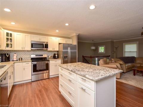1906 Cliffside Dr, Pfafftown, NC 27040 photo 9