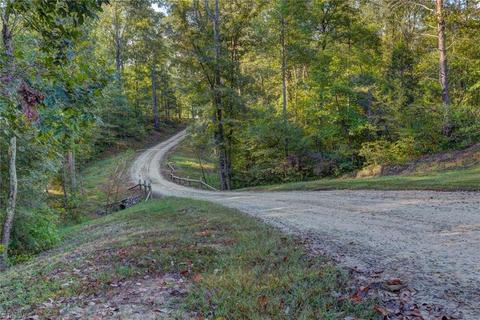 365 John A Hall Rd, High Point, NC 27265 photo 4
