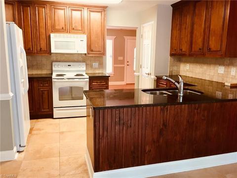 870 Carson Rd, Pilot Mountain, NC 27041 photo 6