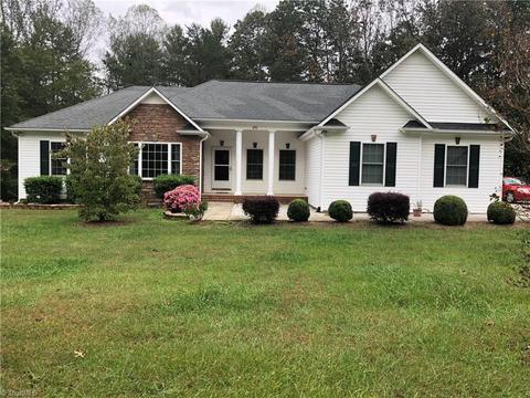 870 Carson Rd, Pilot Mountain, NC 27041 photo 1