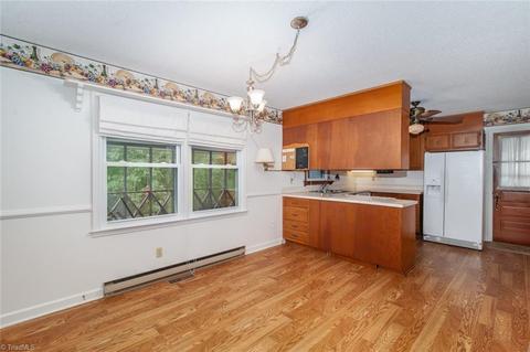 2305 Dover Pl, High Point, NC 27265 photo 6