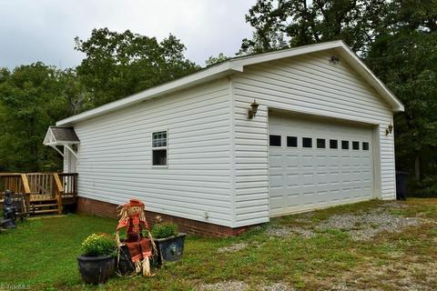 320 Nettle Knob Trl, Lowgap, NC 27024 photo 20