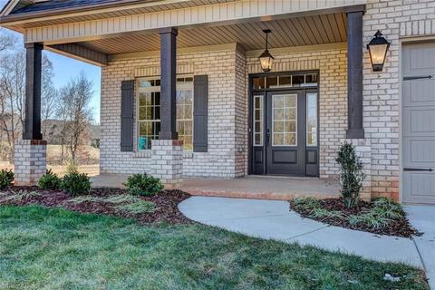 3928 Braddock Rd, High Point, NC 27265 photo 2