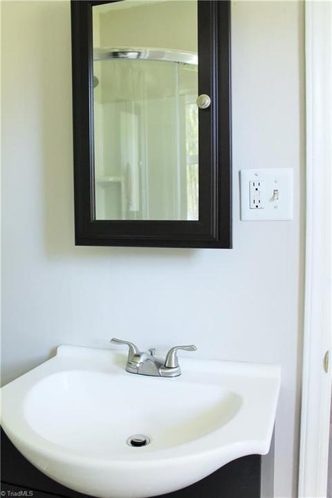 1005 Enterprise Dr, High Point, NC 27260 photo 21