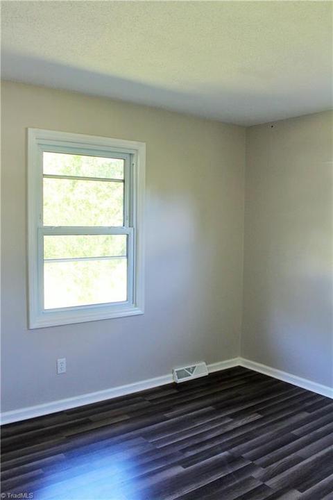 1005 Enterprise Dr, High Point, NC 27260 photo 17