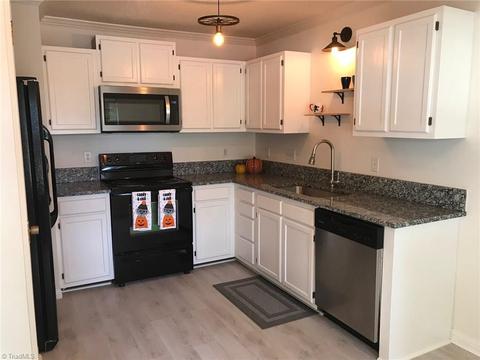 3128 Windchase Ct, High Point, NC 27265 photo 2