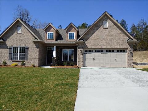 2811 Fallin Ct, High Point, NC 27262 photo 2