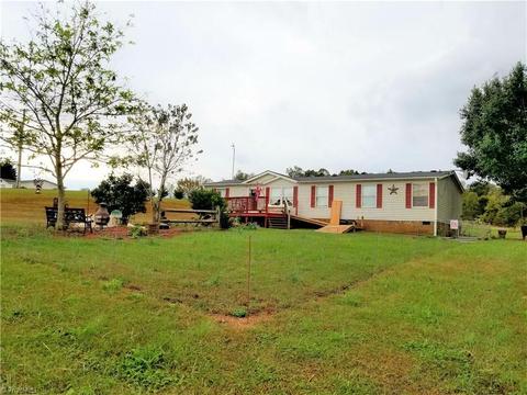 1604 Ring Rd, Westfield, NC 27053 photo 3