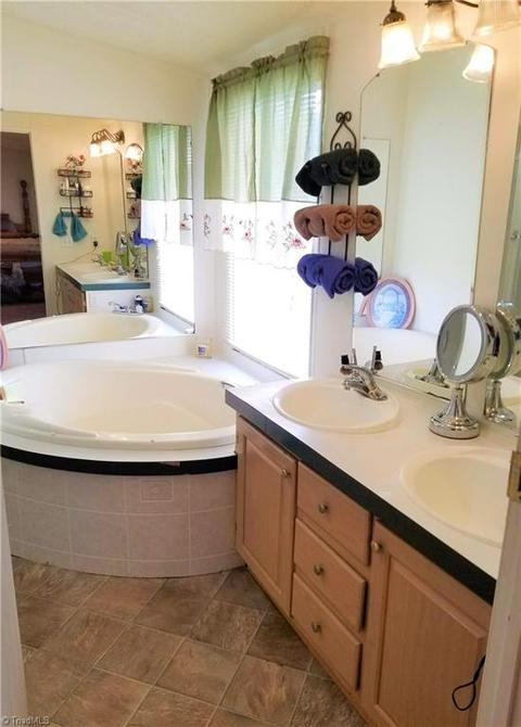 1604 Ring Rd, Westfield, NC 27053 photo 10