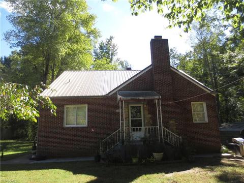 3304 Pine Valley Rd, High Point, NC 27265 photo 1