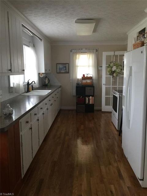 712 Union Cross Rd, Dobson, NC 27017 photo 9