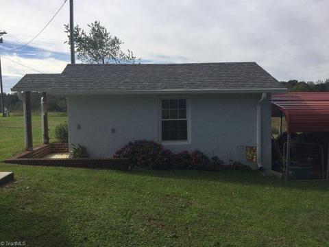 712 Union Cross Rd, Dobson, NC 27017 photo 4