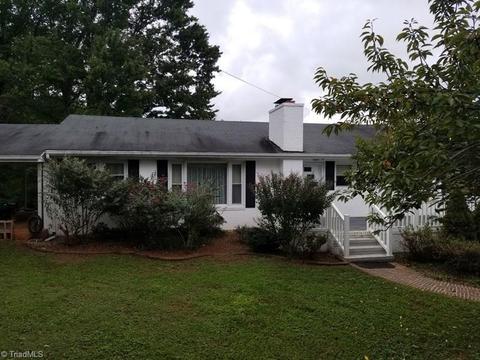 100 Mountain View Hts, Stuart, VA 24171 photo 1