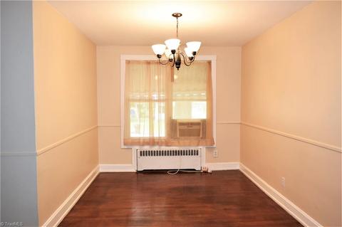 2007 Edgewood Dr, High Point, NC 27262 photo 4