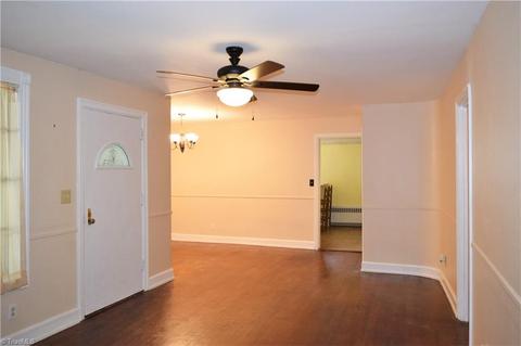 2007 Edgewood Dr, High Point, NC 27262 photo 3