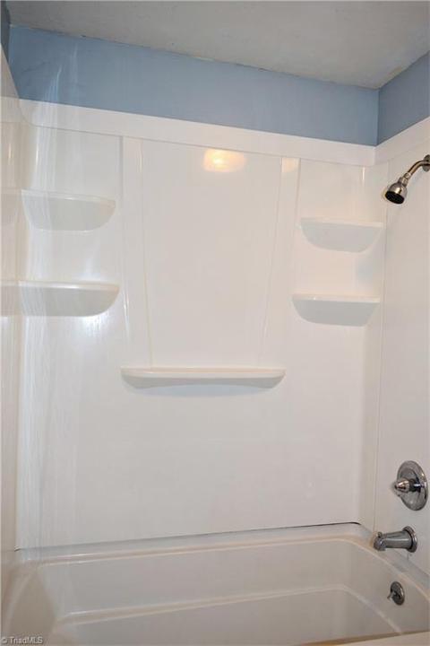 2007 Edgewood Dr, High Point, NC 27262 photo 11