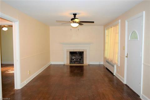 2007 Edgewood Dr, High Point, NC 27262 photo 2