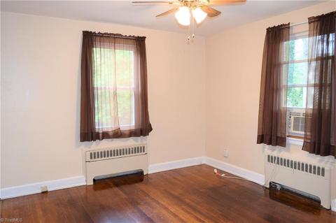 2007 Edgewood Dr, High Point, NC 27262 photo 9